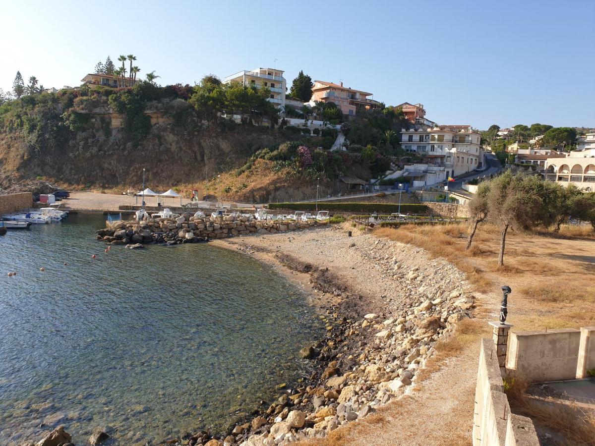 Casa vacanze fronte mare Augusta Esterno foto